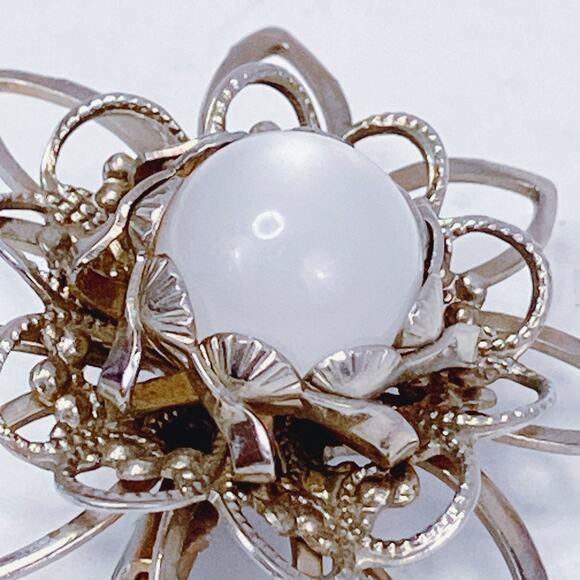 VTG Mid Century Moonglow Brooch Lucite Floral Starburst Pin Silver Tone - Picture 3 of 9